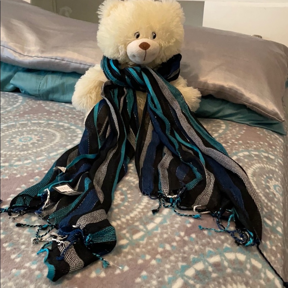 NWT BijouxTerner ethnic shawl